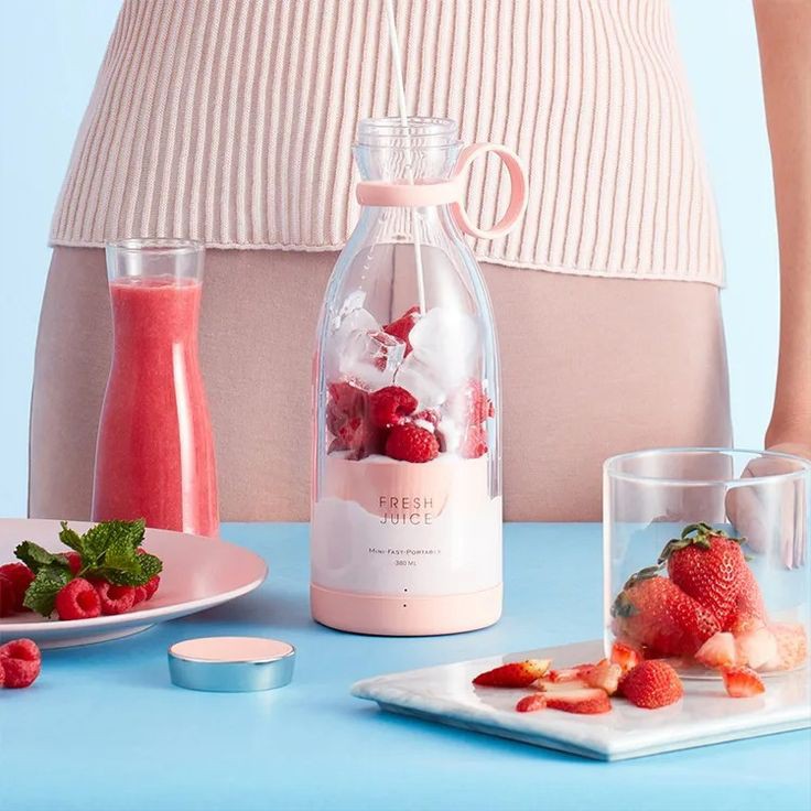 Blend Anywhere: Travel Portable Mini Juice Blender